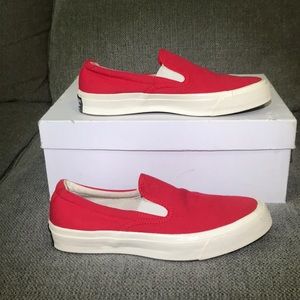 Red canvas chuck slip ons NWOT size M6.5 W8.5